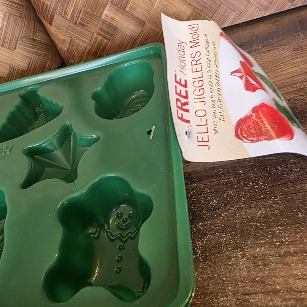 Jell-O Jigglers Mold Christmas Holiday Lot of 2 Vintage Green Santa Tree‎